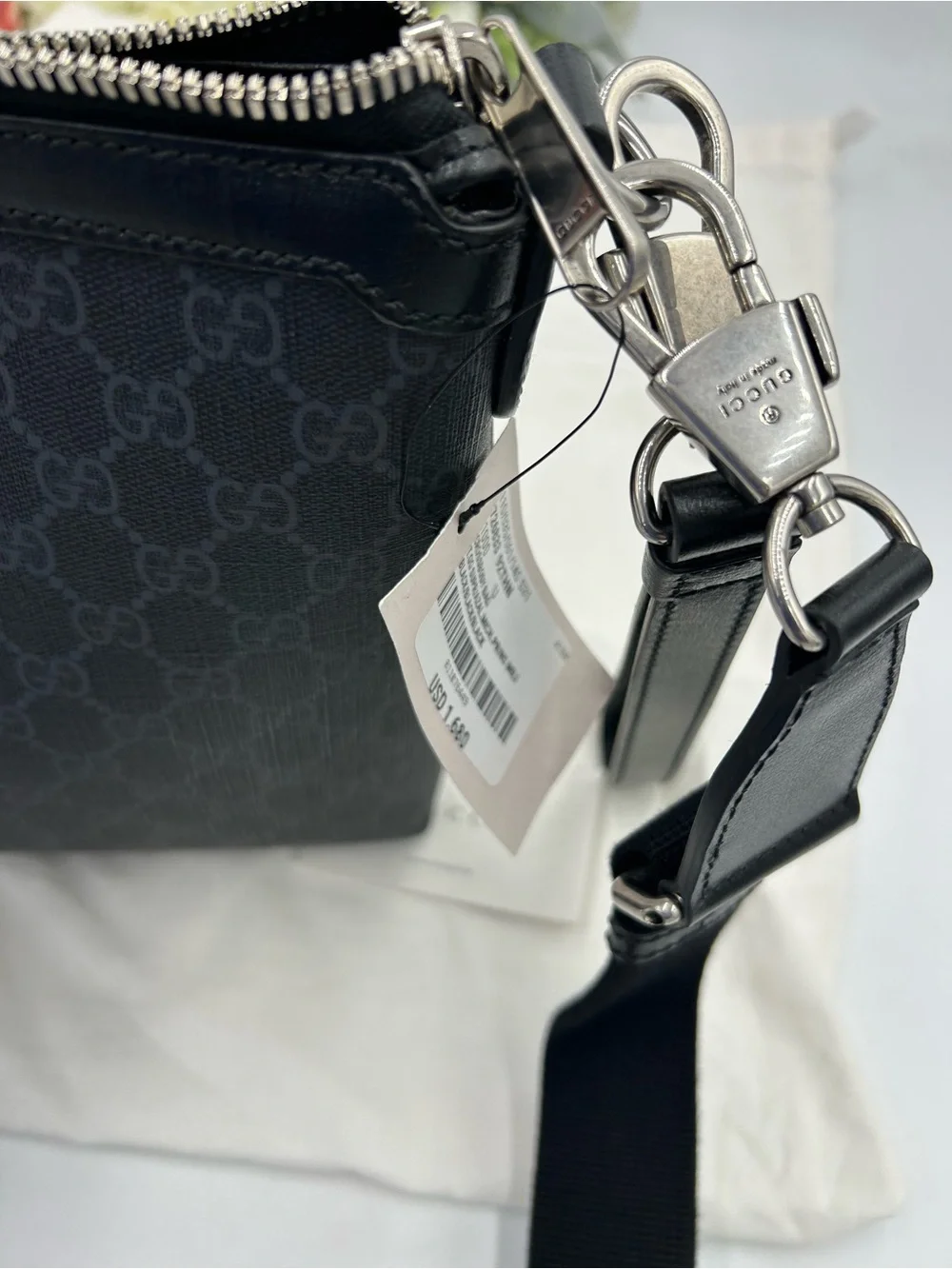 Gucci classic messenger